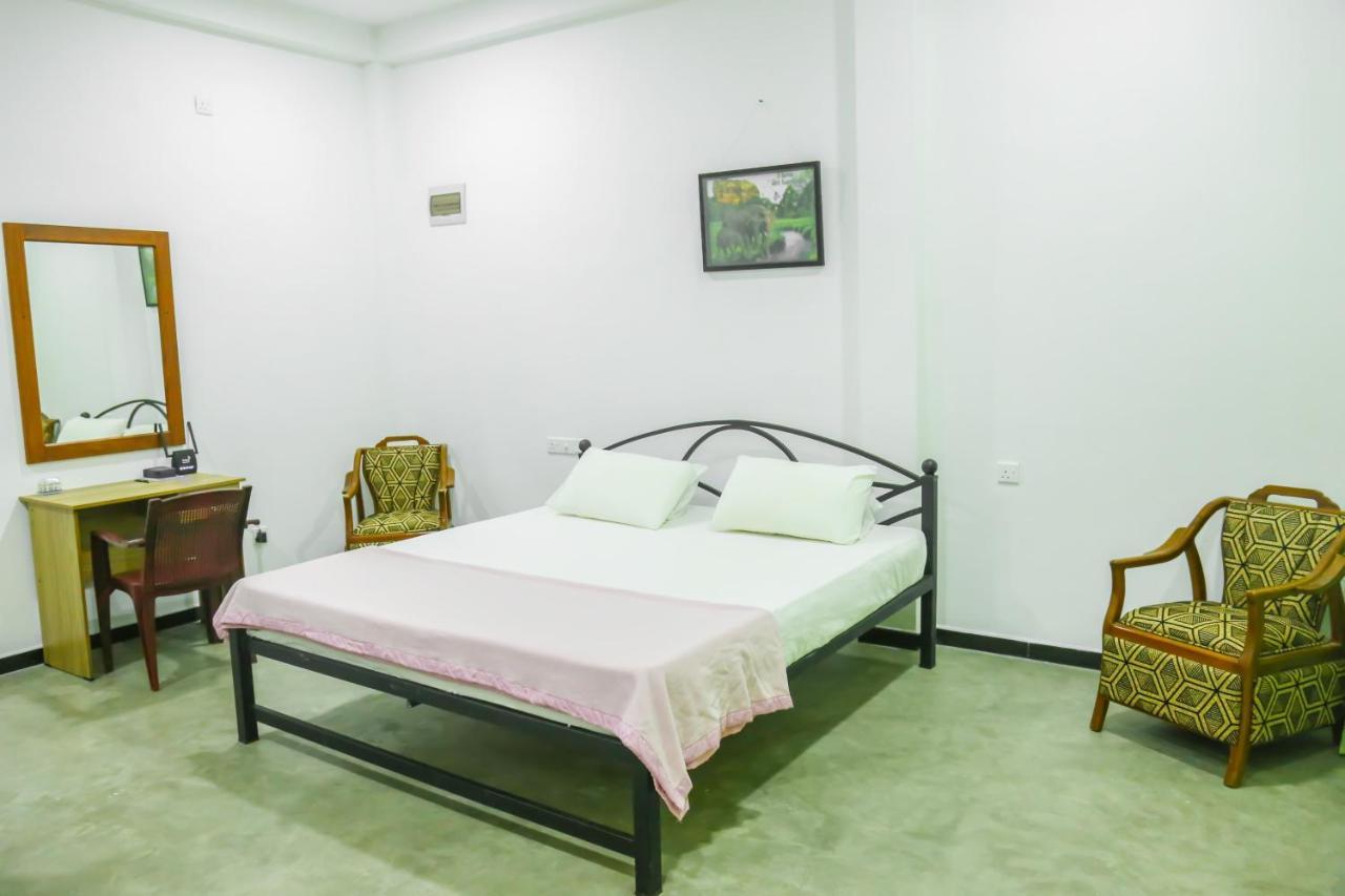 Sandy Palms Guesthouse ヒッカドゥワ エクステリア 写真