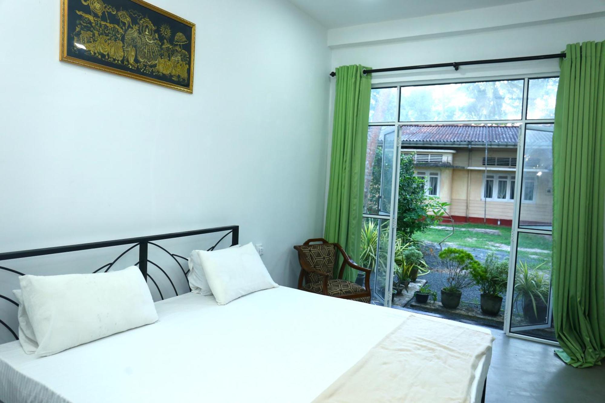 Sandy Palms Guesthouse ヒッカドゥワ エクステリア 写真