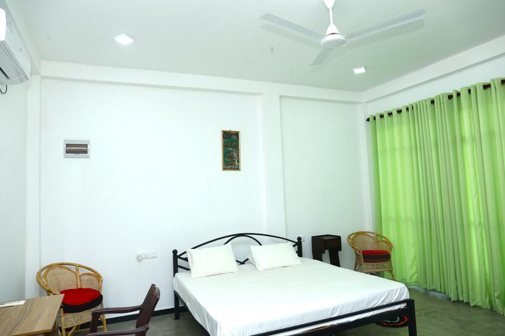Sandy Palms Guesthouse ヒッカドゥワ エクステリア 写真