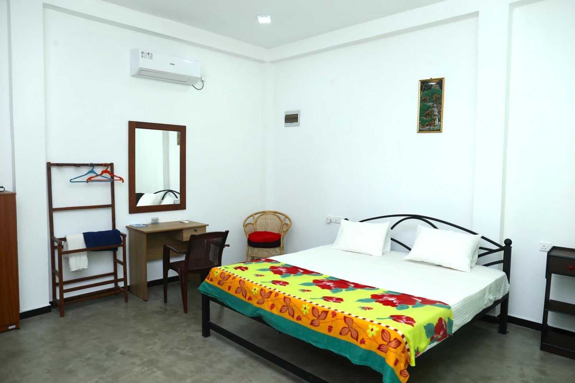 Sandy Palms Guesthouse ヒッカドゥワ エクステリア 写真